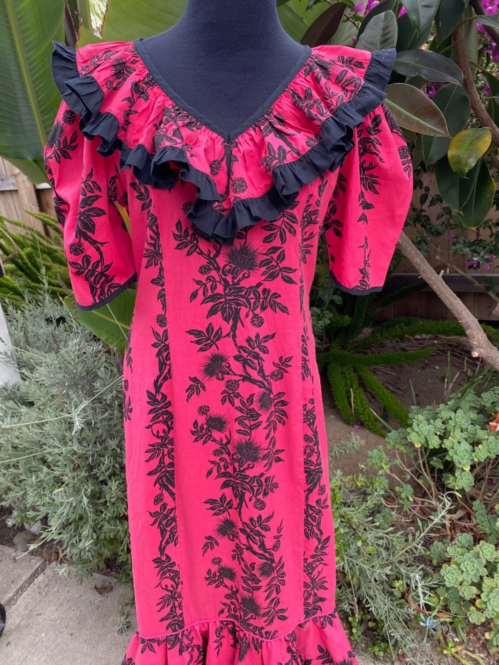 T & L MuuMuu Factory Hawaii Vintage Dress, Pink and Black Hawaiian Pattern with